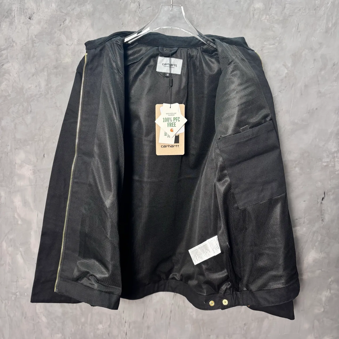 Main recommendation 📝05336# 153 Correct version·Seven-color lining mesh thin jacket 💥 Carhartt WIP Carhartt Detroit Retro Canvas heavy work jacket 🌈Color: Brown Purple White Black Petrol Blue Smoke Gray Size: S-XL Carhartt, founded in San Francisco, USA, is a clothing brand in the industrial era of the United States. It mainly produces work pants and work jackets. It is one of the suppliers of military clothing for the US military. To this day, Carhartt is still a street fashion brand with popularity and brand charm. If you talk about work wear-style clothing, you have to think of Carhartt. Carhartt is famous for manufacturing high-quality workwear with excellent quality, comfort and durability. Its products are mostly made of high-grade fabric materials and are suitable for all kinds of extremely harsh working environments.